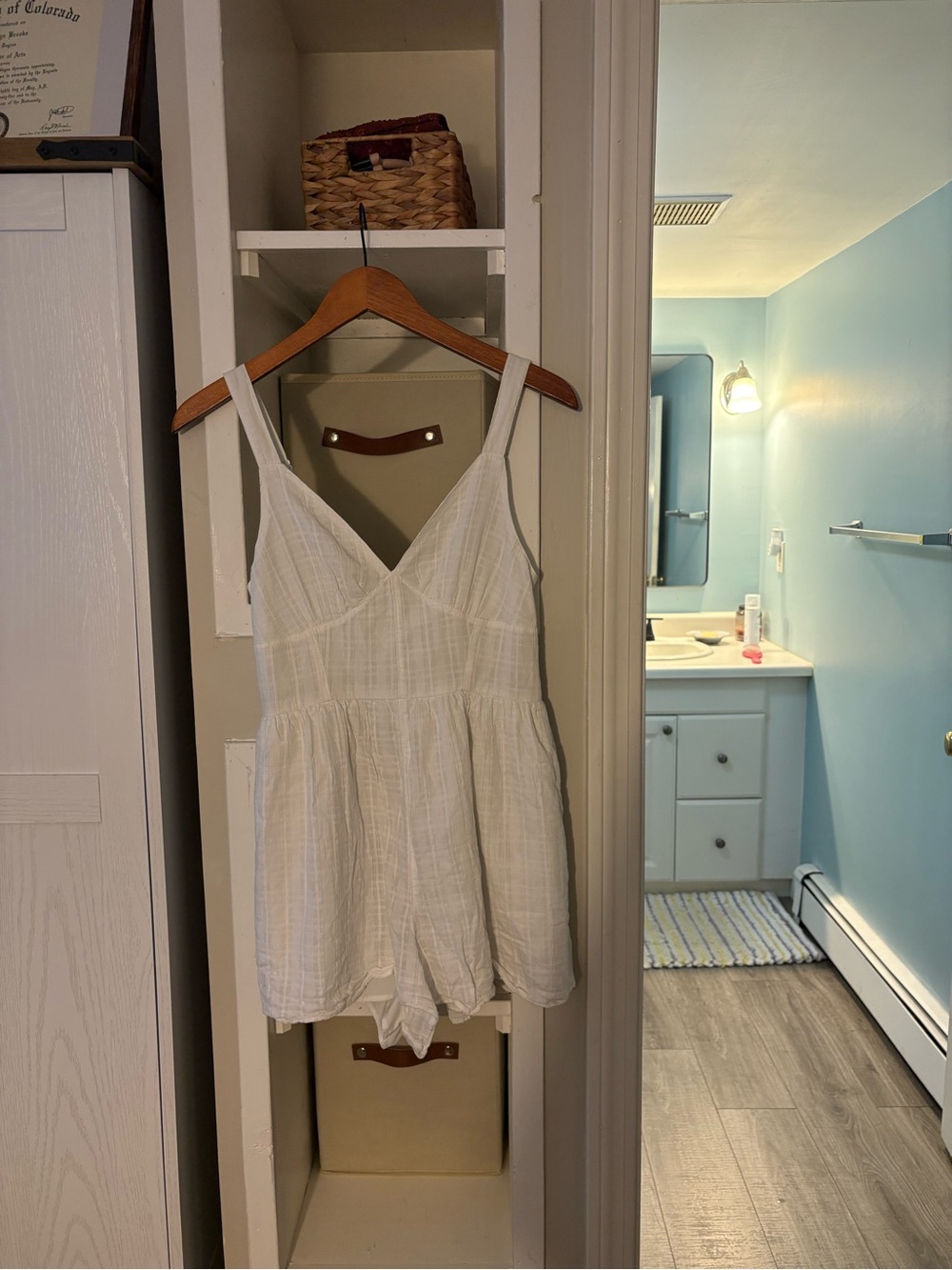 American Eagle Outfitters White Sleeveless Smocked Romper - Picture 1 of 3